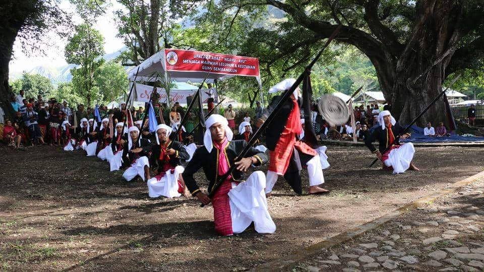 Peserta Rinjani 100 Akan Disambut Tarian Sakral Tandang Mendet