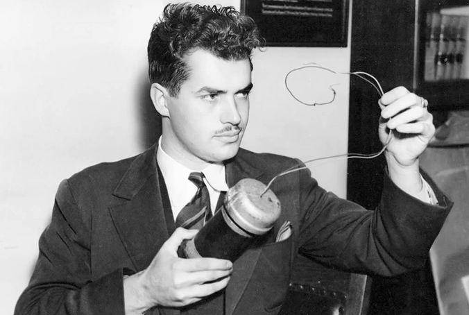 potret John Whiteside "Jack" Parsons (Sex and Rockets: The Occult World of Jack Parsons karya John Carter)