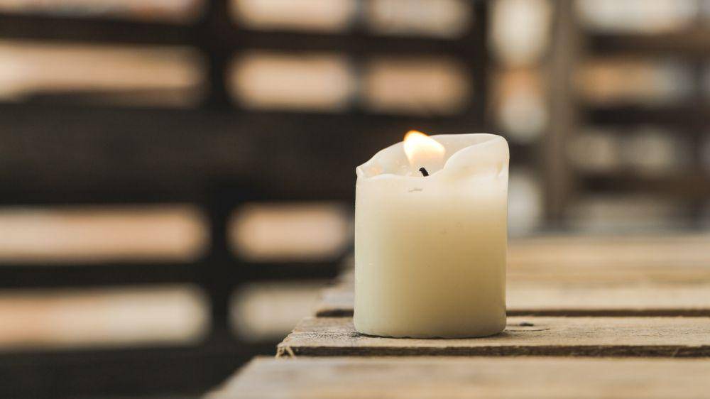 ilustrasi lilin yang melakukan candle memory (unsplash.com/mrrrk_smith)