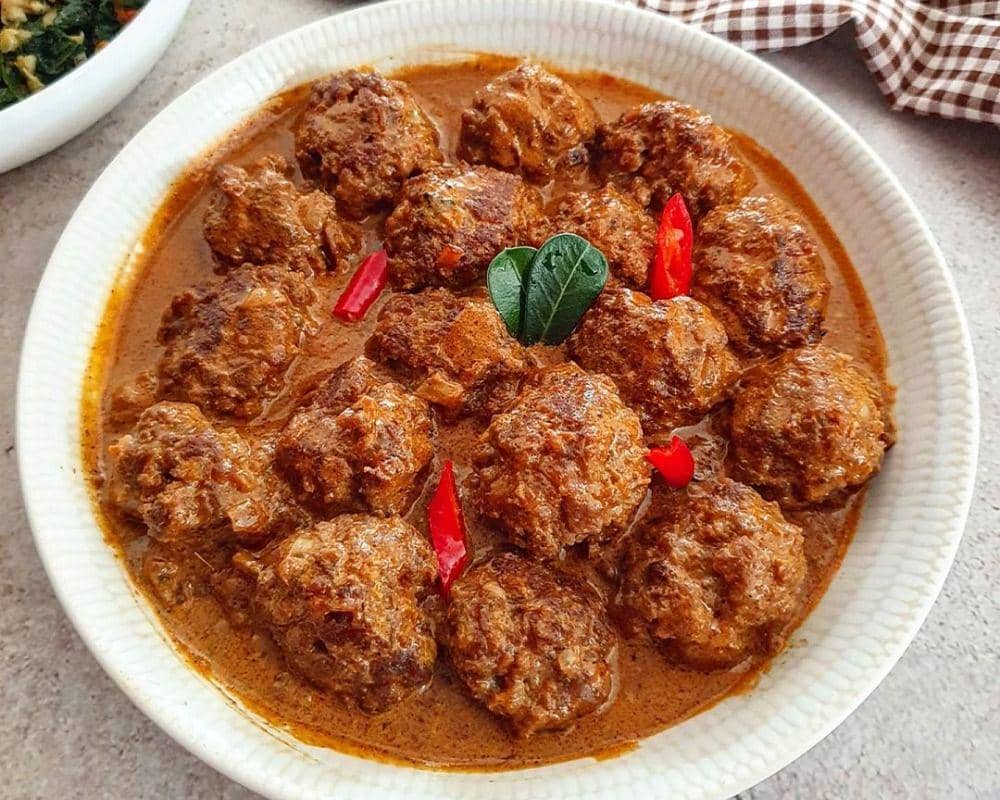 Resep Rendang Bakso Ayam untuk Menu Makan Siang, Gurihnya Nendang!