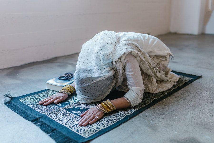 ilustrasi salat jumat (Pexels.com/RODNAE Productions)