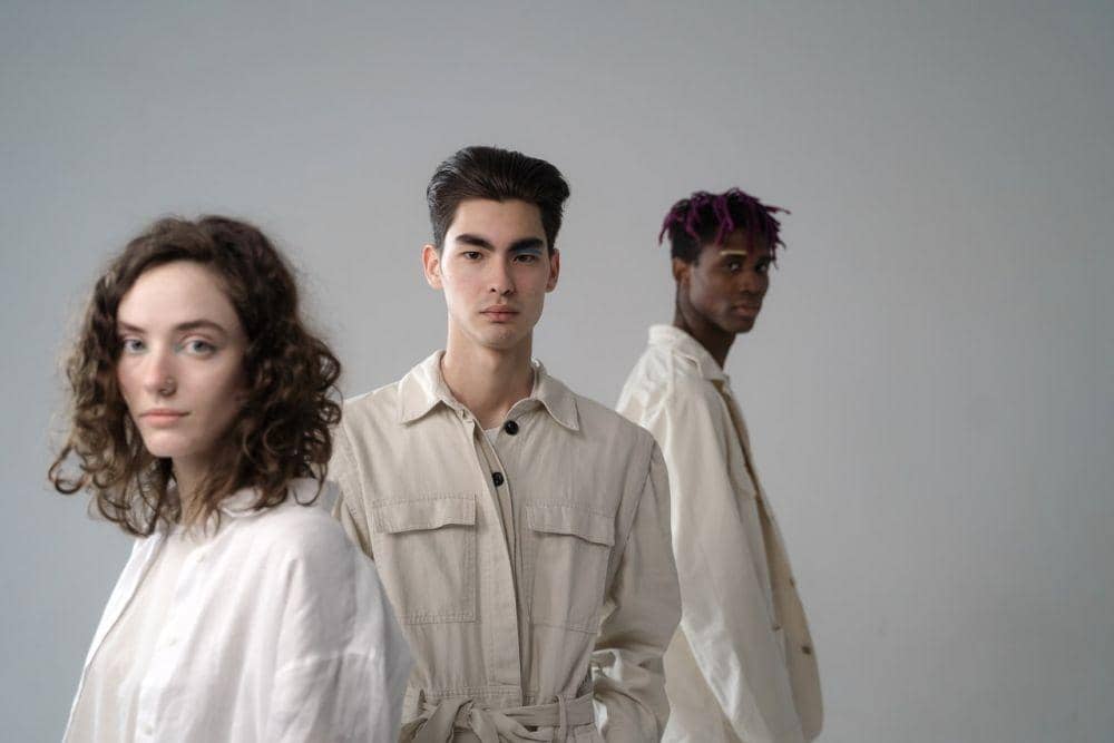 ilustrasi tatapan sinis (pexels.com/ron lach)