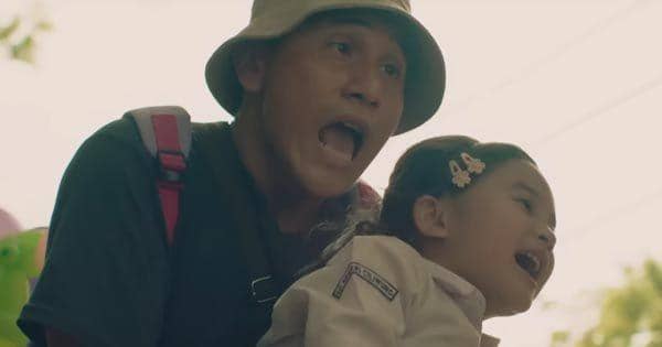 Karakter Dodo Rozak, sang ayah dan Kartika (Dok. Falcon Pictures / Miracle in Cel No. 7 )