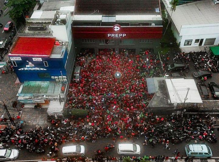 10 Momen Keseruan Arief Muhammad Bagi-Bagi Vespa Gratis, Ada Game-nya!