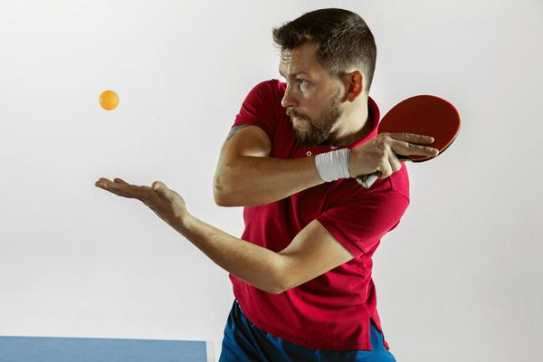 5 Rekomendasi Sepatu Tenis Meja Terbaik dengan Harga Terjangkau