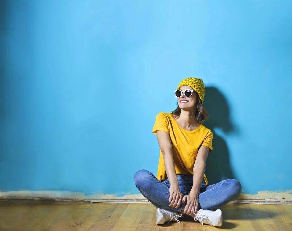 ilustrasi casual style (pexels.com/Andrea Piacquadio)