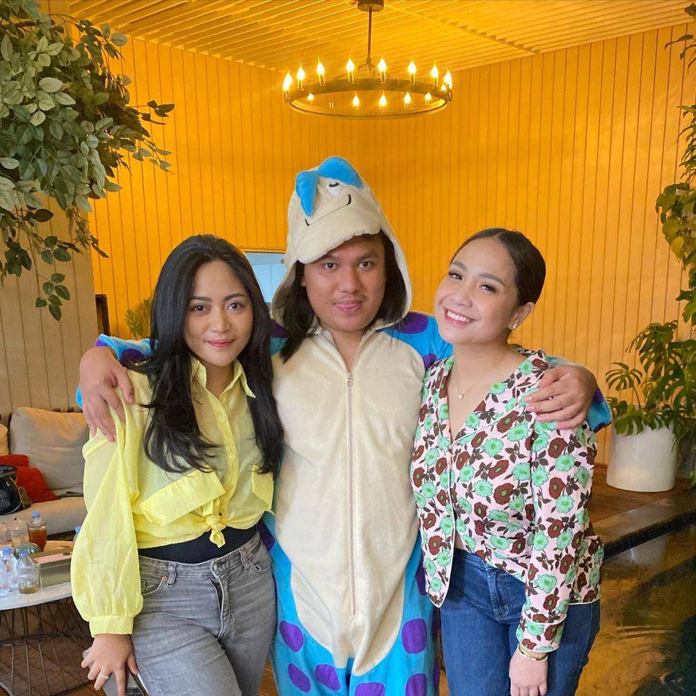 potret kompak Keanu bareng artis Indonesia (instagram.com/keanuagl)