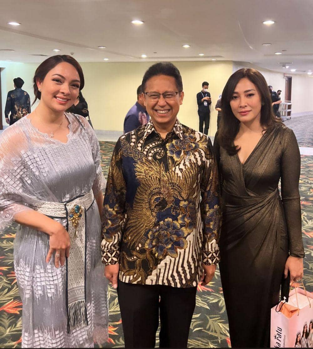 Potret Alumni Puteri Indonesia di malam Grand Final Puteri Indonesia 2022 (Instagram.com/reisabrotoasmoro)