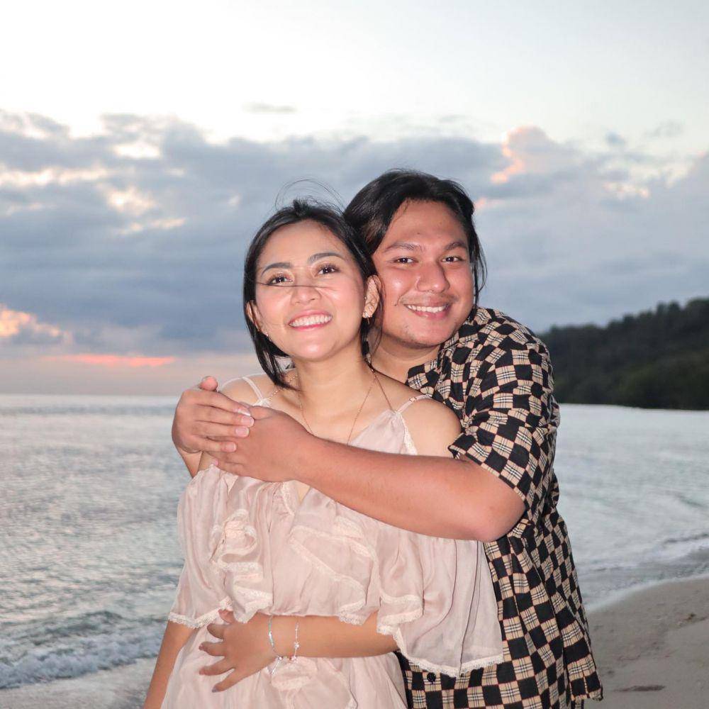 potret kompak Keanu bareng artis Indonesia (instagram.com/keanuagl)