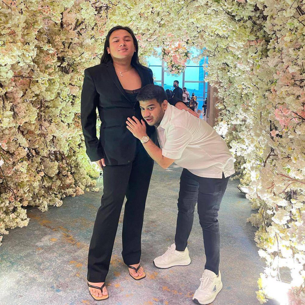 potret kompak Keanu bareng artis Indonesia (instagram.com/keanuagl)