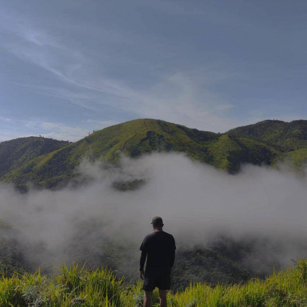 pemandangan di Bukit Mongkrang, Karanganyar (instagram.com/blekkot_)