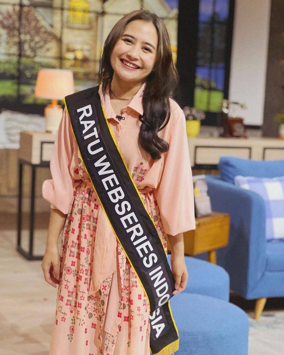Prilly ratu web series Indonesia (instagram.com/prillylatuconsina96)