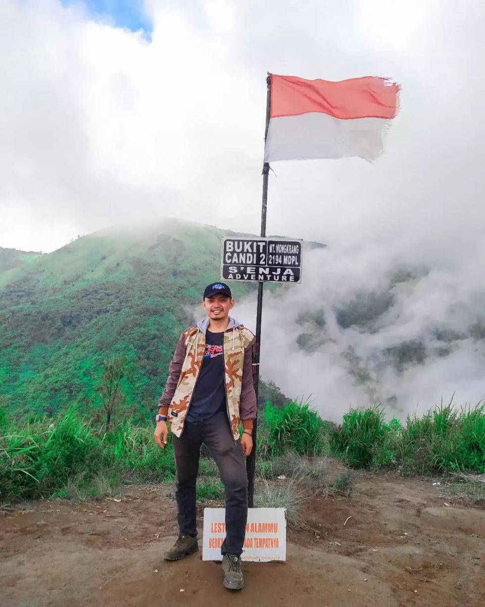 potret pendaki di Bukit Mongkrang, Karanganyar (instagram.com/andro.prakasita)