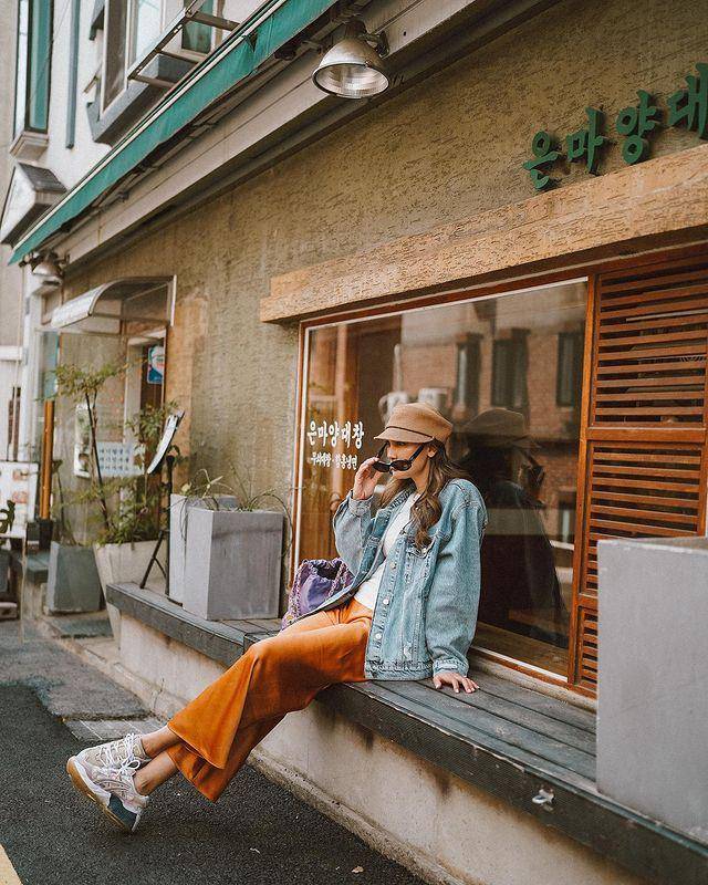 Luna Maya (instagram.com/lunamaya)