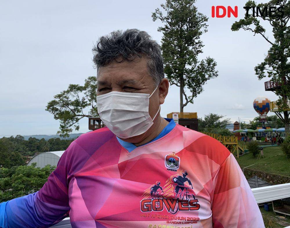 Walikota Solok, Zul Elfian ketika di objek wisata Puncak Mas Bandar Lampung, (IDN Times/Rohmah Mustaurida).