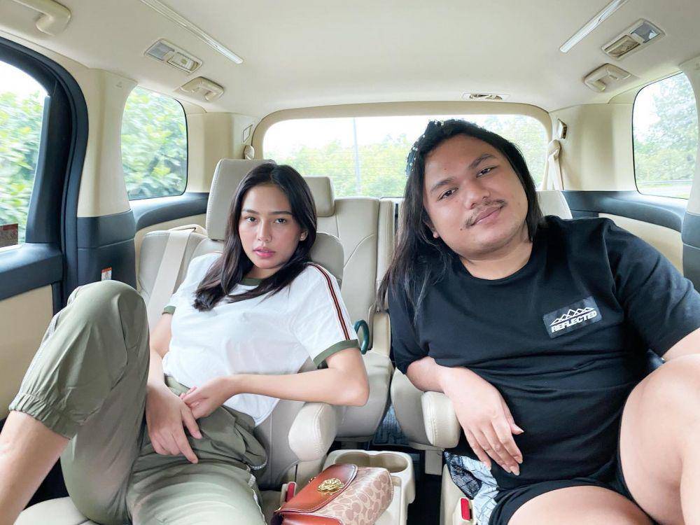 potret kompak Keanu bareng artis Indonesia (instagram.com/keanuagl)