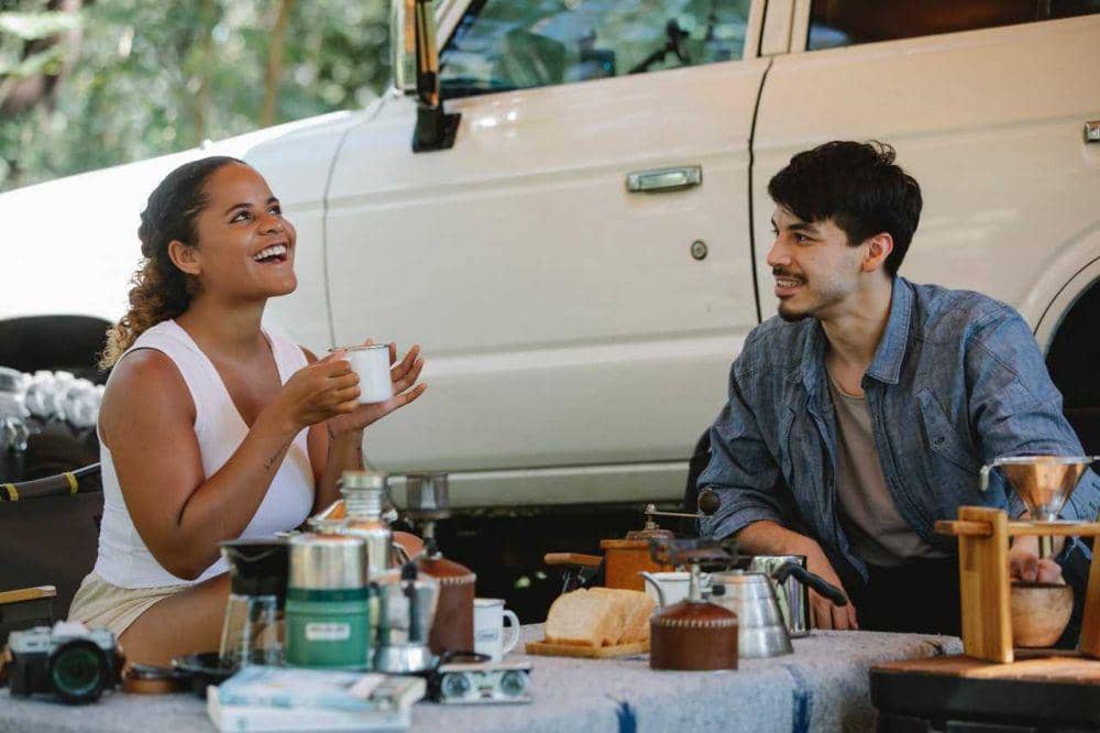 ilustrasi mengobrol (instagram.com/Uriel Mont)