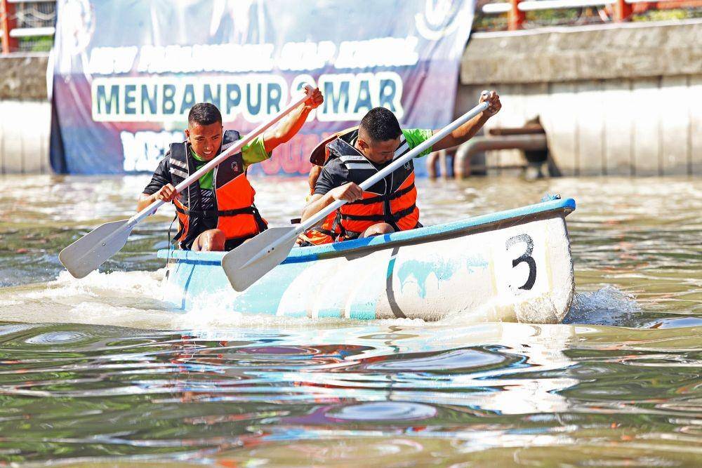 Gelaran lomba dayung memperebutkan Piala Wali Kota, Sabtu (28/5/2022). (dok. Diskomimfo Kota Surabaya)