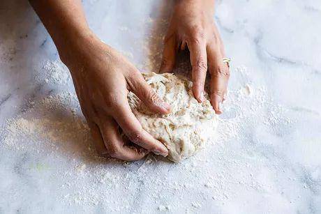 ilustrasi mengulang adonan (simplyrecipes.com)