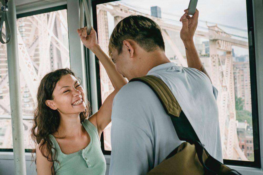 ilustrasi pasangan romantis (pexels.com/samson katt)