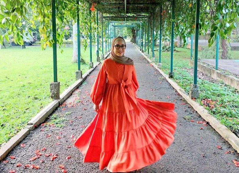 9 Potret Devi Permatasari, Tetap Awet Muda di Usia 47 Tahun!