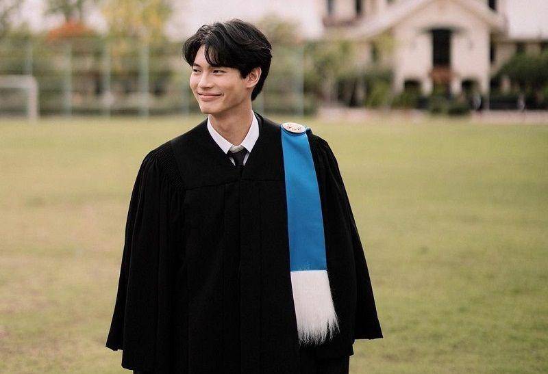 potret Win Metawin wisuda(twitter.com/_opywpyy_)