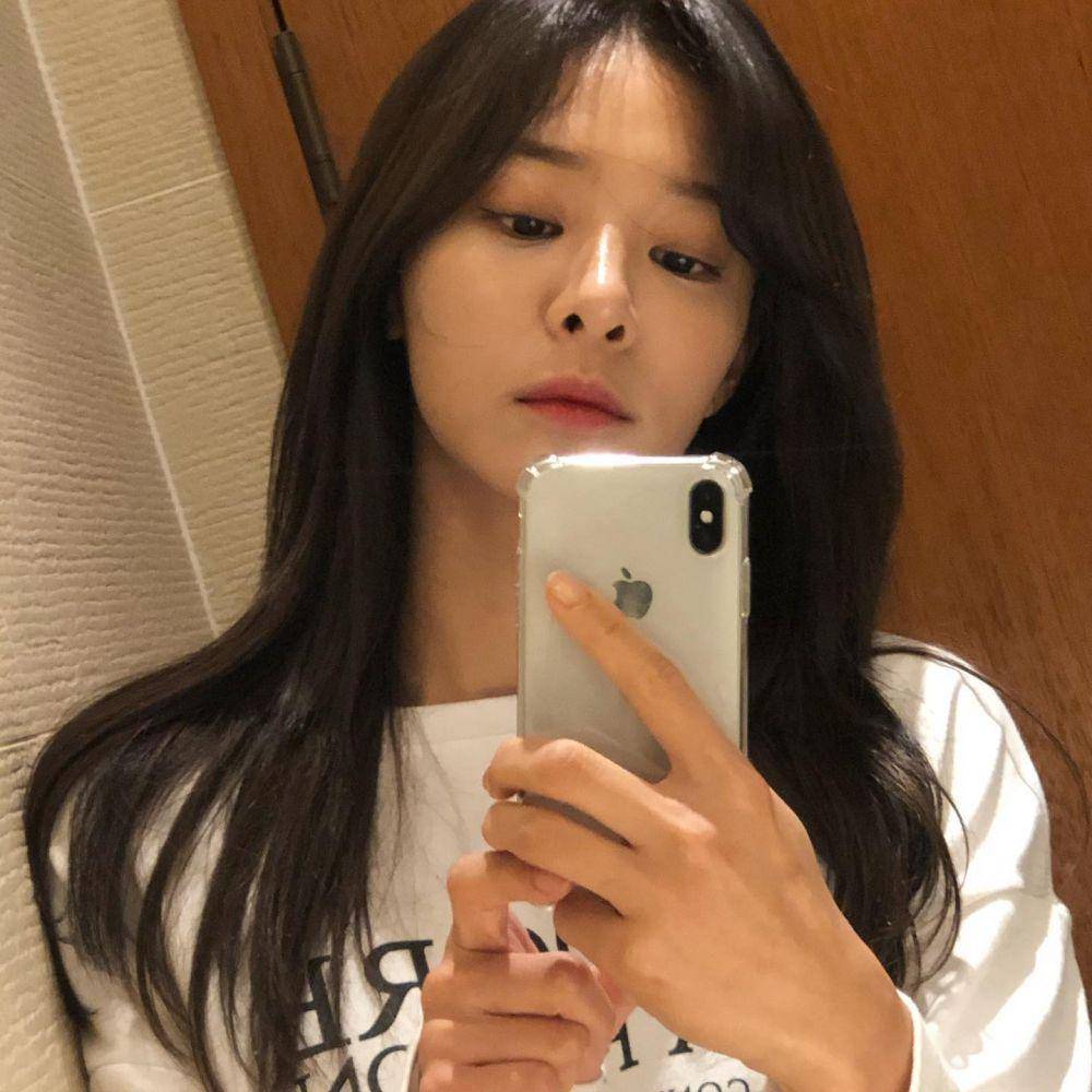 Seol In Ah (instagram.com/_seorina)