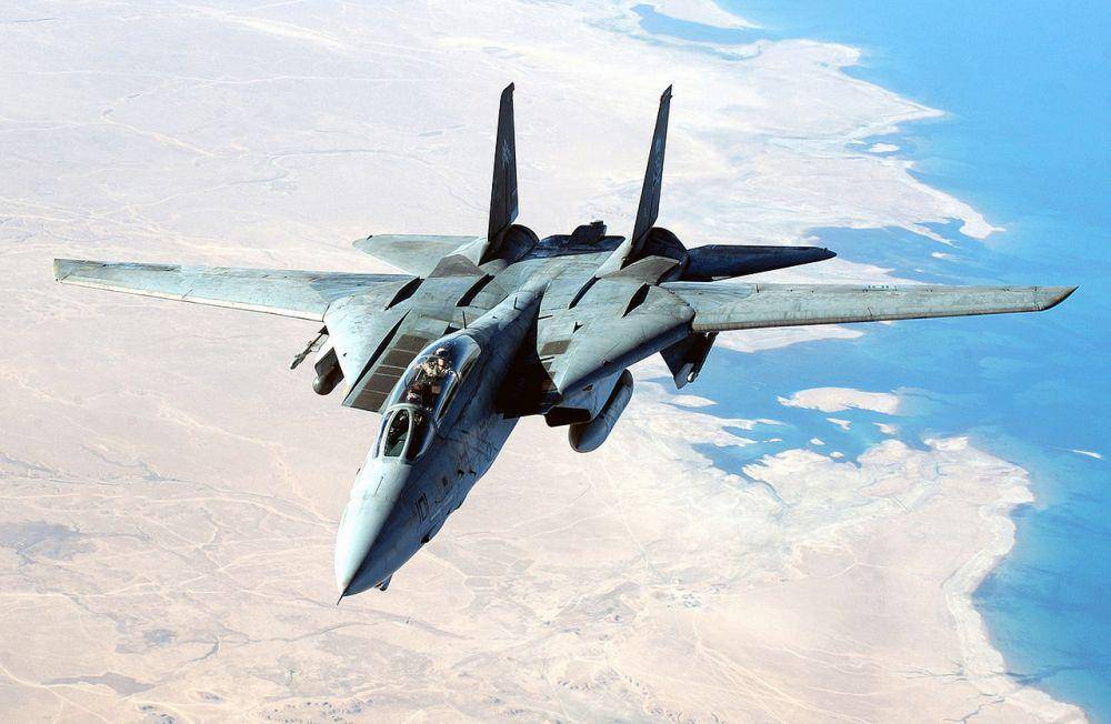 potret jet tempur legendaris US Navy F-14 Tomcat yang sudah dipensiun tahun 2006 silam (commons.wikimedia.org/ SSgt. Lee O. Tucker)