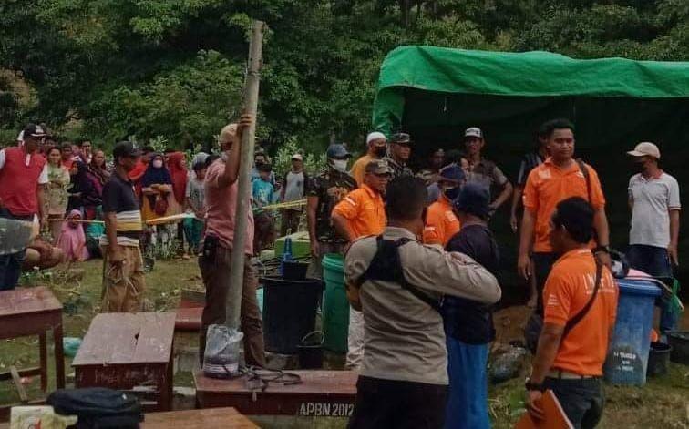 Diduga Mati Tak Wajar, Makam Warga di Bima Dibongkar Keluarga
