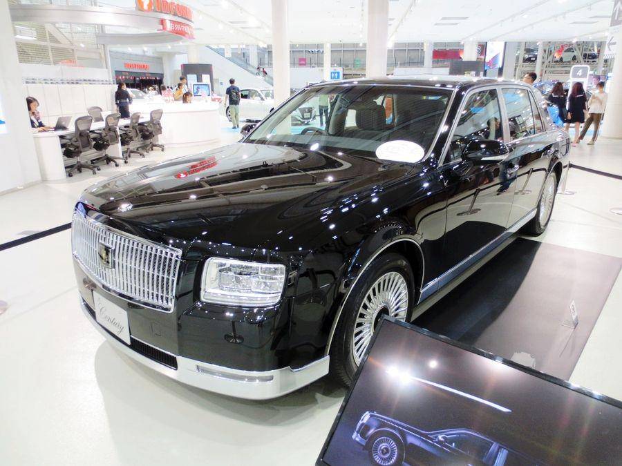 Toyota Century (wikipedia.org)