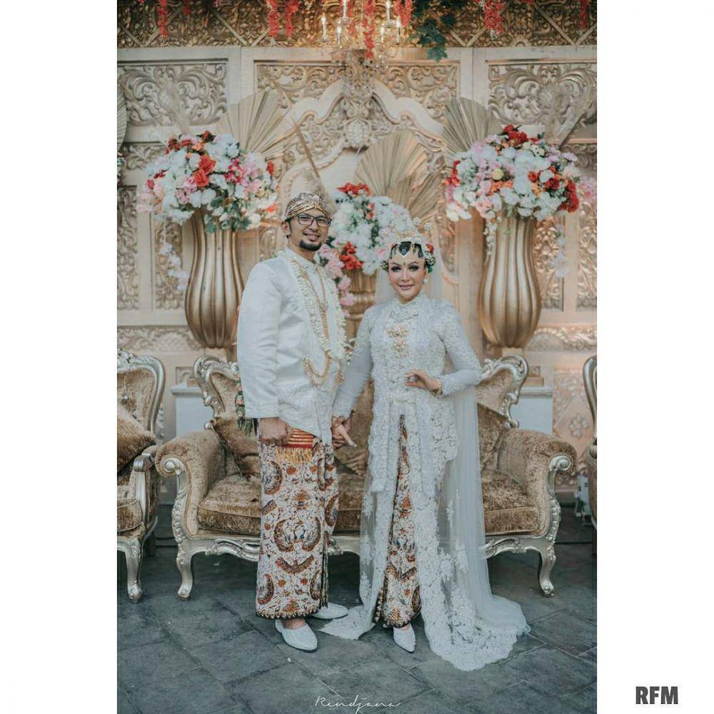 Roro Fitria dan Andri Irwan (@rendjana.photo via instagram.com/roro.fitria1989)