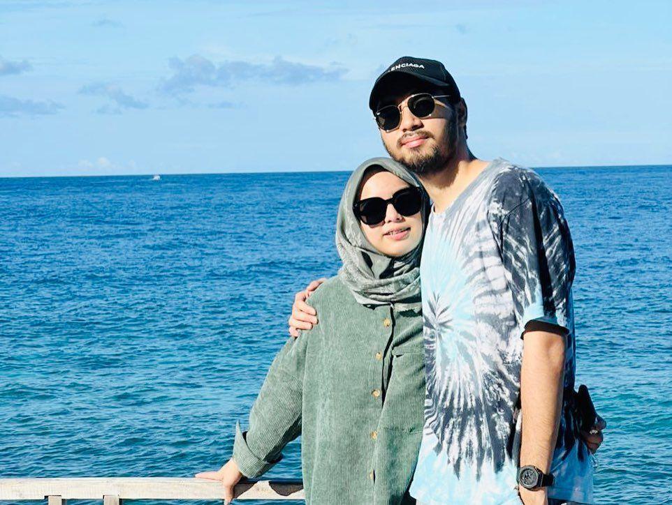 9 Potret Achmad Megantara dan Istri Liburan di Sulawesi, Bulan Madu?