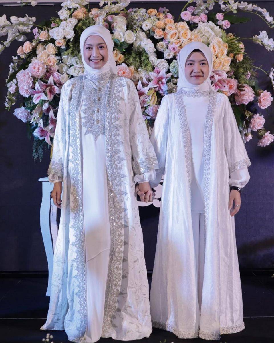 Desy Ratnasari dan Nasywa (instagram.com/desyratnasariterdepan)