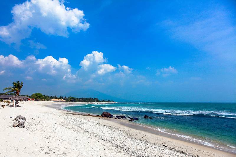 ilustrasi Pantai Canti Kalianda (canva.com)