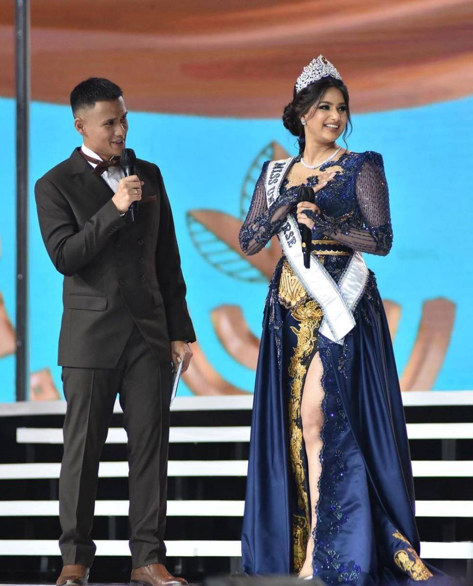 Potret Beauty Queen Dunia dalam Balutan Kebaya di Grand Final Puteri Indonesia 2022 (Instagram.com/officialputeriindonesia)