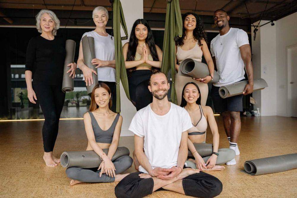 ilustrasi kelas yoga (pexels.com/@yankrukov)