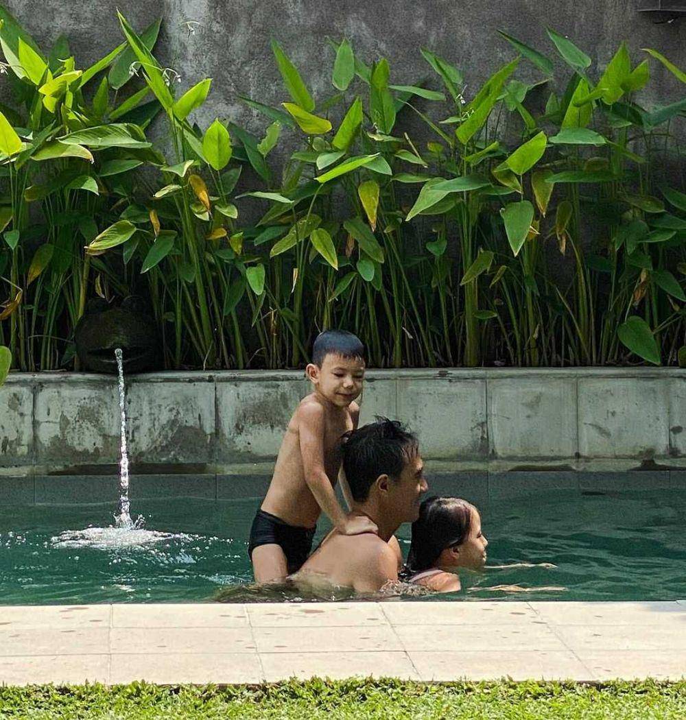 potret Daniel dan anak-anak (instagram.com/@lolagin)