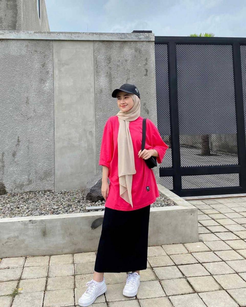 referensi outfit warna fuchsia (instagram.com/inikiranaaa__)