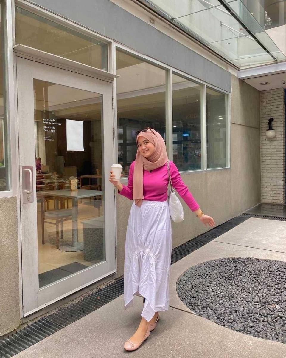 referensi outfit fuchsia (instagram.com/inthiraclhaudya)