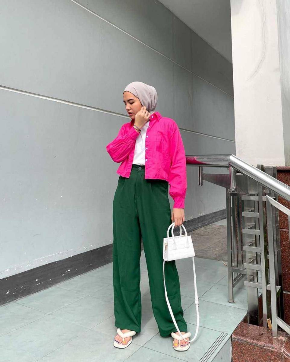 referensi outfit warna fuchsia (instagram.com/viaazulviani)