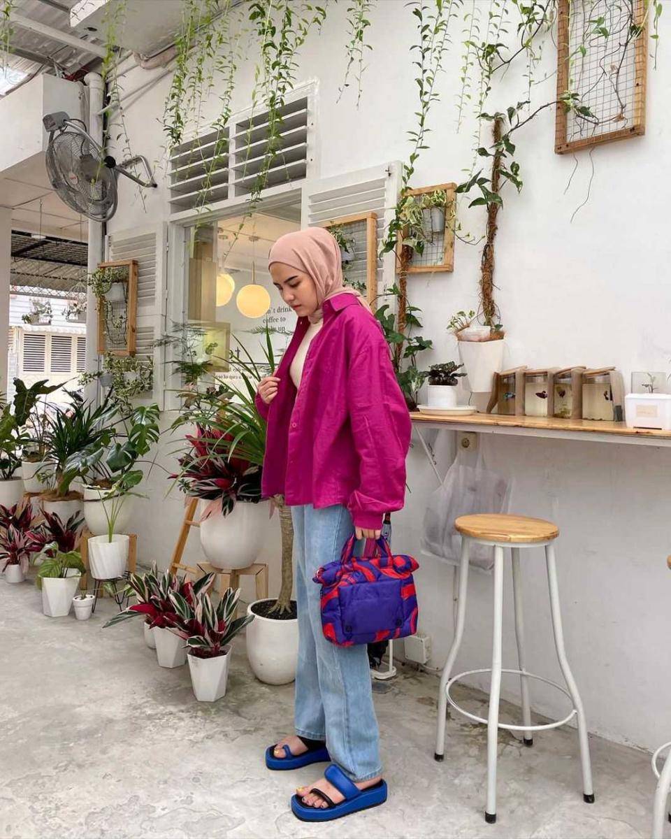 referensi outfit warna fuchsia (instagram.com/viaazulviani)