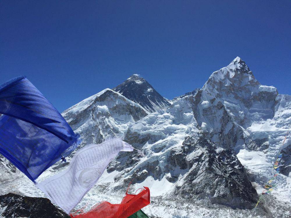 ilustrasi Everest (unsplash.com/Jean Woloszczyk)