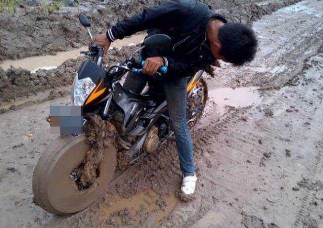 motoran di tempat gak biasa (instagram.com/awreceh)