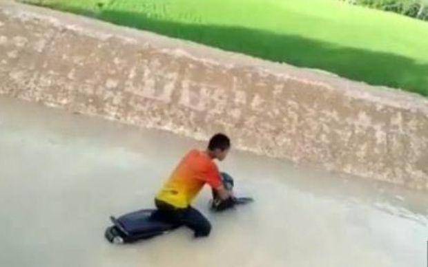 motoran di tempat gak biasa (instagram.com/sukijan)
