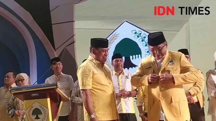 Kukuhkan IAS jadi Kader Golkar, Nurdin Halid: Tambah Dinamika Pilgub