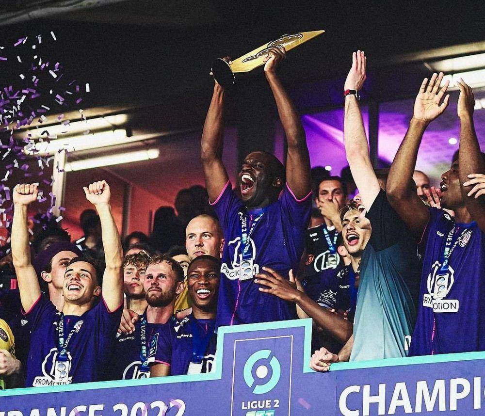 Toulouse FC menjuarai Ligue 2 2021/2022. (instagram.com/toulousefc)