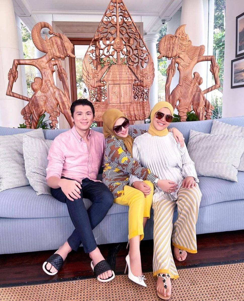 momen penyambutan Syahrini (instagram.com/princessyahrini)