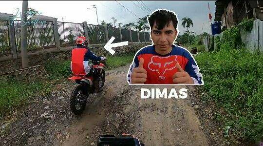 potret Dimas Ahmad jajal olahraga motor trail (youtube.com/The Sinathrya)