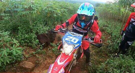 9 Potret Gagah Raffi Ahmad Jajal Motor Trail, Libas Medan Berlumpur!