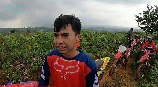 potret Dimas Ahmad jajal olahraga motor trail (youtube.com/The Sinathrya)